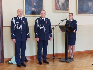 uroczysta zbiórka z okazji Święta Policji - Komendant KPP Rawicz oraz Naczelnik PiA