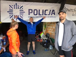 Policjanci uczestniczący w biegu