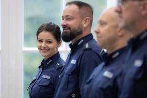 policjanci z pucharami